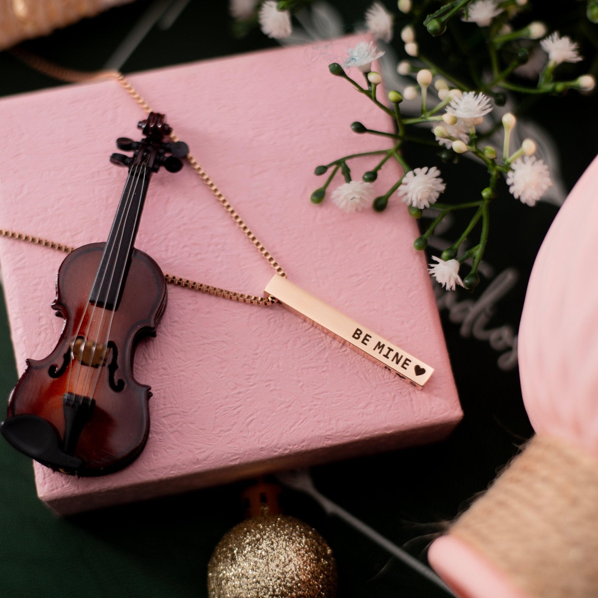 Engraved Name 3D Bar Necklace - Zewar Mahal